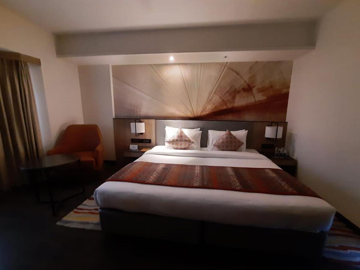 Grand Sarovar Portico, Latur Exterior photo